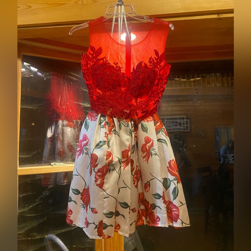 Floral Short Formal Dress w/ Pockets